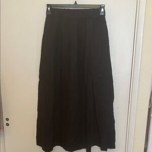 Quince Classic Black Linen Maxi Skirt with slit & pockets size small